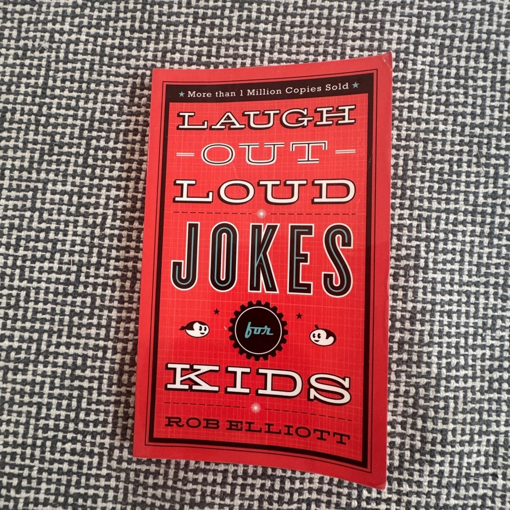 Laugh-Out-Loud Jokes for Kids Rob Elliott Paperback Humor Book 9780800788032